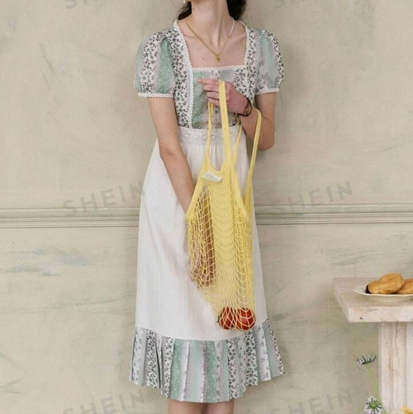 Simple Retro Cottage Dress - Picture 2 of 8